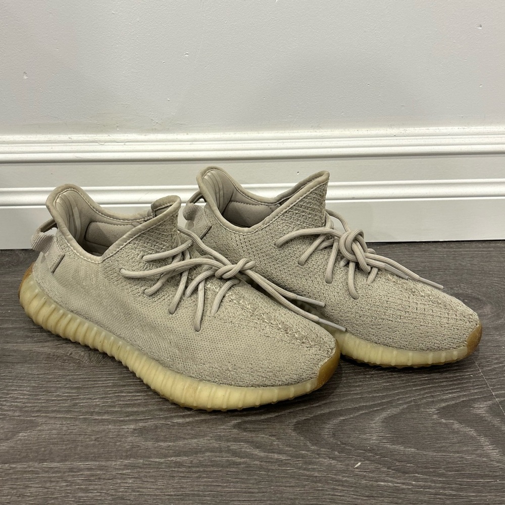 Yeezy 350 sesame size 9.5US men